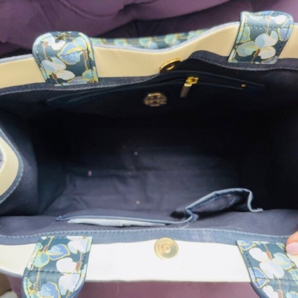 Authentic Tory Burch Tote $150.00 - Picture 3 of 4